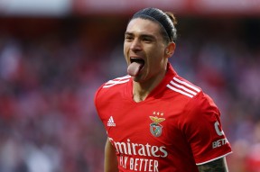 体育直播-风云突变！本菲卡赛后外线爆发，欧联版图或变，话题不断，球探报告显示潜力(本菲卡比赛因故中断)